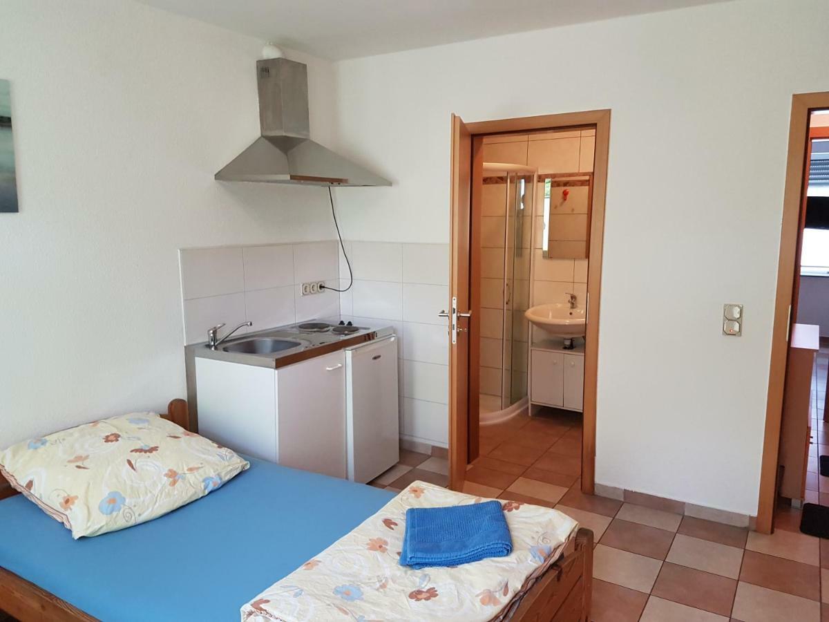 Gaestezimmer Auf Dem Campingplatz Konz Extérieur photo