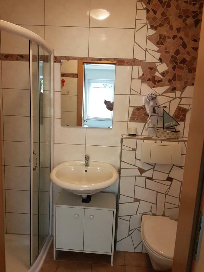 Gaestezimmer Auf Dem Campingplatz Konz Extérieur photo